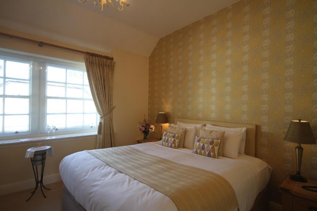 Three Salmons Hotel Usk Room photo